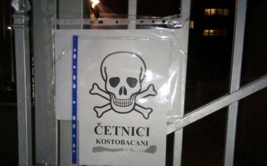 Identificirana osoba koja je na Ambasadu Srbije nalijepila "Četnici kostobacani"