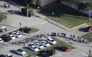Naoružani zamjenik šerifa nije ušao u školu na Floridi tokom napada