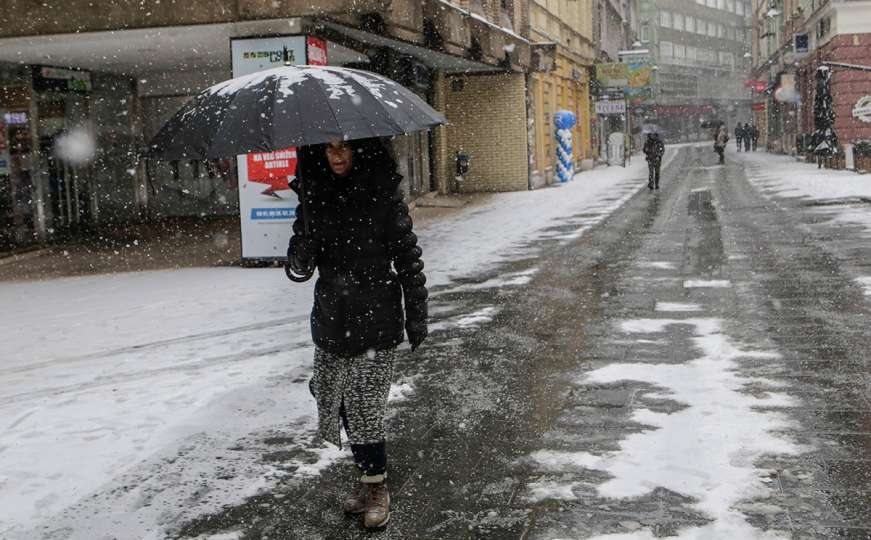 Ulice Sarajeva gotovo puste zbog snijega i minusa
