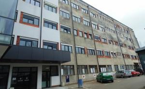 USK: Spašavanje bolnice jeste prioritet, ali nema više zaduživanja