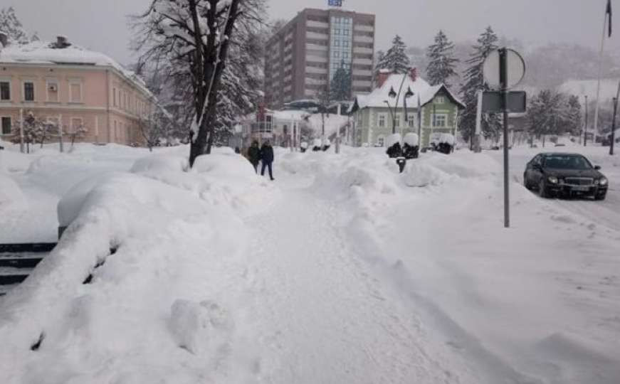 U Bihaću i Cazinu proglašeno stanje prirodne nesreće, problem obilan snijeg