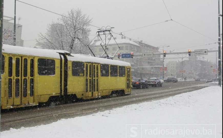 Sarajevo: Preminuo pješak kojeg je udario tramvaj, navodno sam skočio na šine
