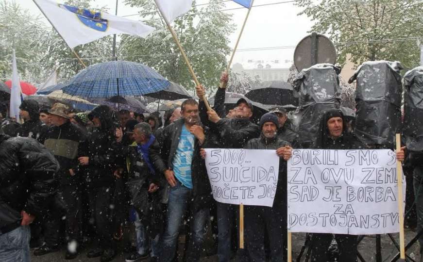 Više od 350 demobiliziranih boraca blokiralo saobraćaj u općini Doboj-Jug