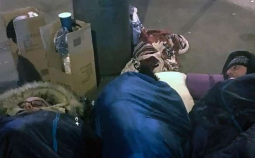 Ovo je EU: Političari na ulici spavali s beskućnicima 