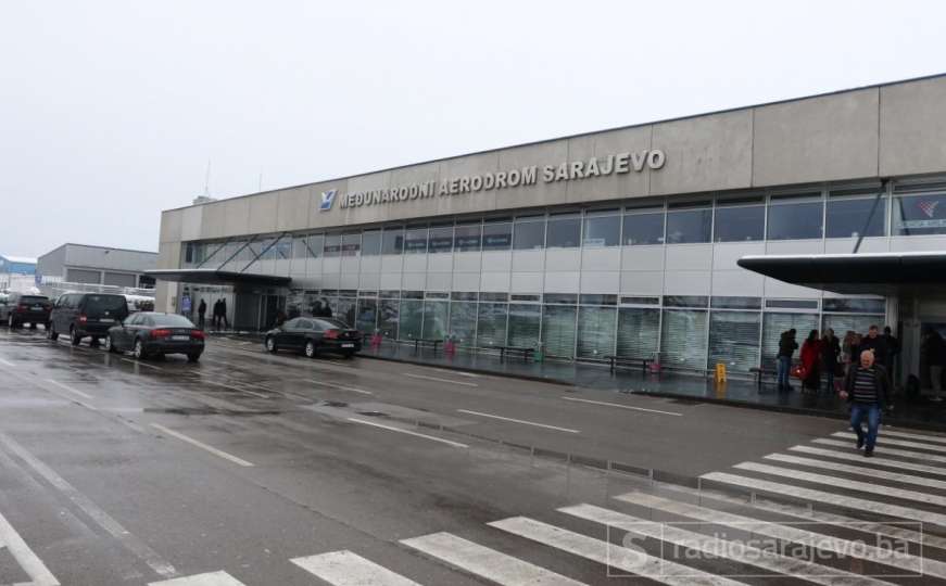 Zbog ledene kiše kašnjenja na Međunarodnom aerodromu Sarajevo