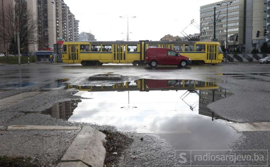 U BiH danas pretežno oblačno s kišom, u večernjim satima snijeg