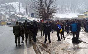 Mravići: Specijalci se povukli, borci obećali da neće blokirati cestu M-17