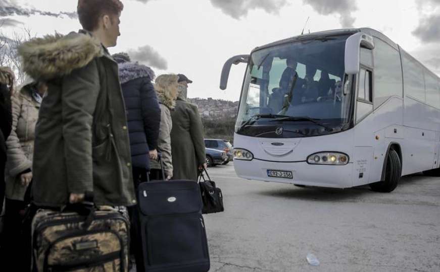 Oko 200 žena iz BiH otišlo u Tursku pružiti podršku zarobljenim ženama Sirije