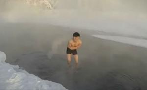 Luda hrabrost: Kupali se gotovo goli -60 stepeni u najhladnijem mjestu svijeta