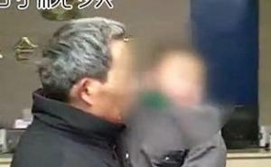 Djed se rasplakao nakon susreta s unukom kojeg je prodao otac na Internetu