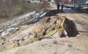 Klizište odnijelo dio ceste: Otapanje snijega i kiša uzrokovali štetu u Srebreniku
