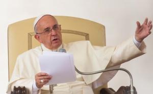 Papa Franjo poručio svećenicima: Ne primajte novac za misu 