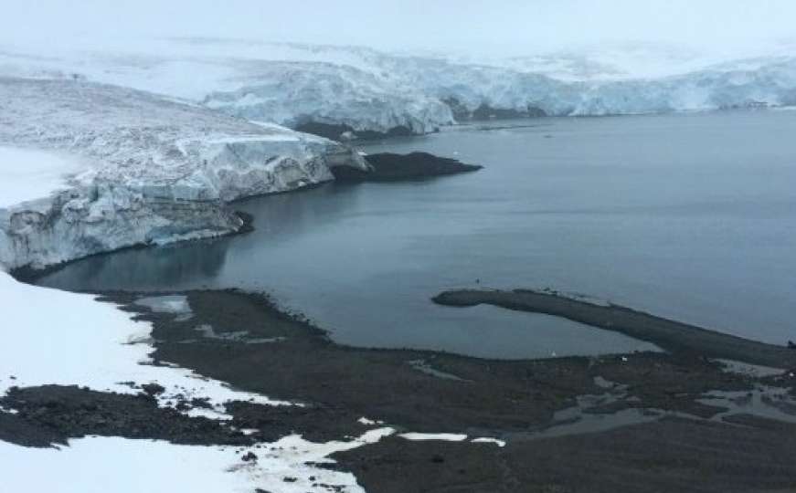 Američki naučnici spašeni s otoka u blizini Antarktika
