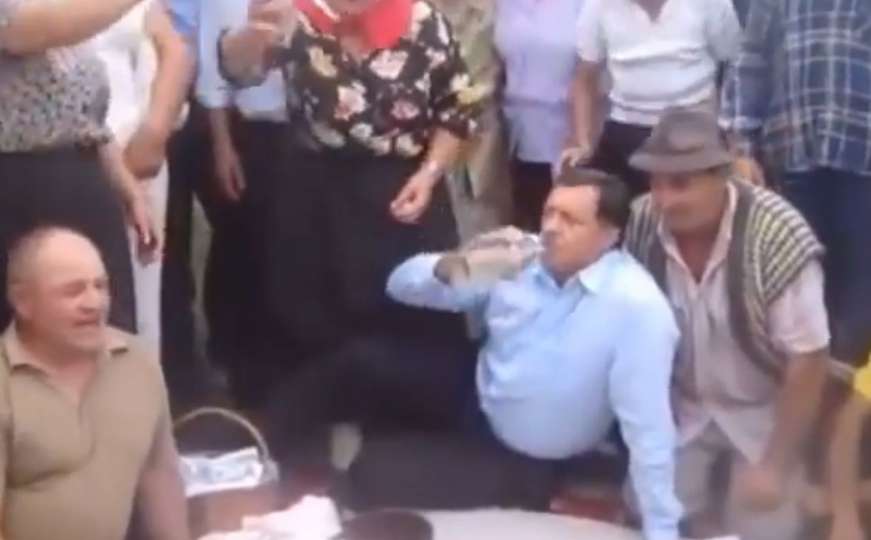 Opušteni Milorad Dodik i narodno veselje: Čašica rakije za uživanje 