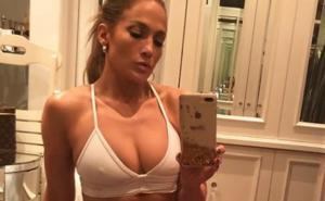 Jennifer Lopez: Režiser me je prisiljavao da mu pokažem grudi 