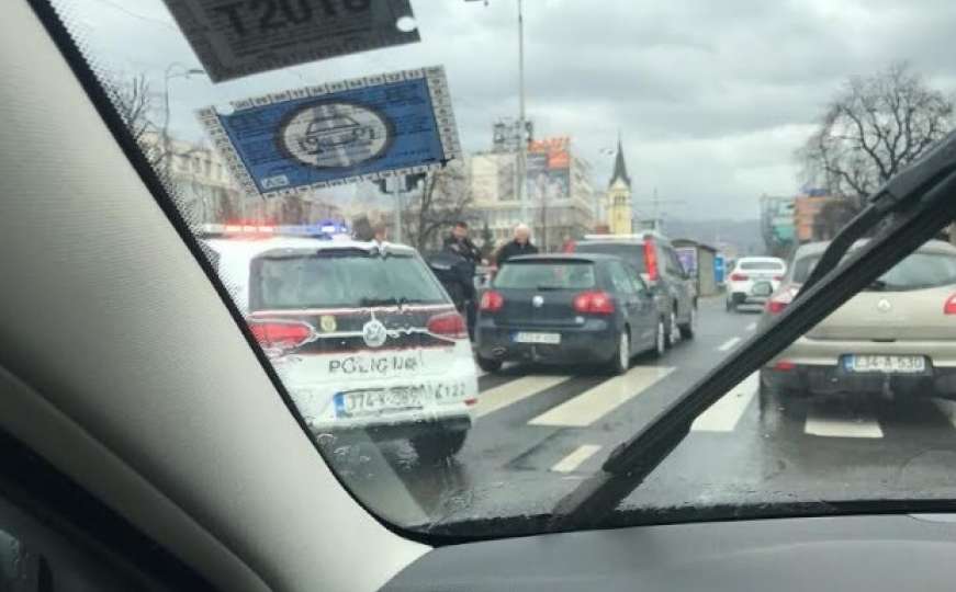 Nekoliko saobraćajnih nesreća u Sarajevu, djelimična obustava saobraćaja