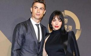 Zaručnica Ronalda pokazala savršenu figuru 4 mjeseca nakon poroda 