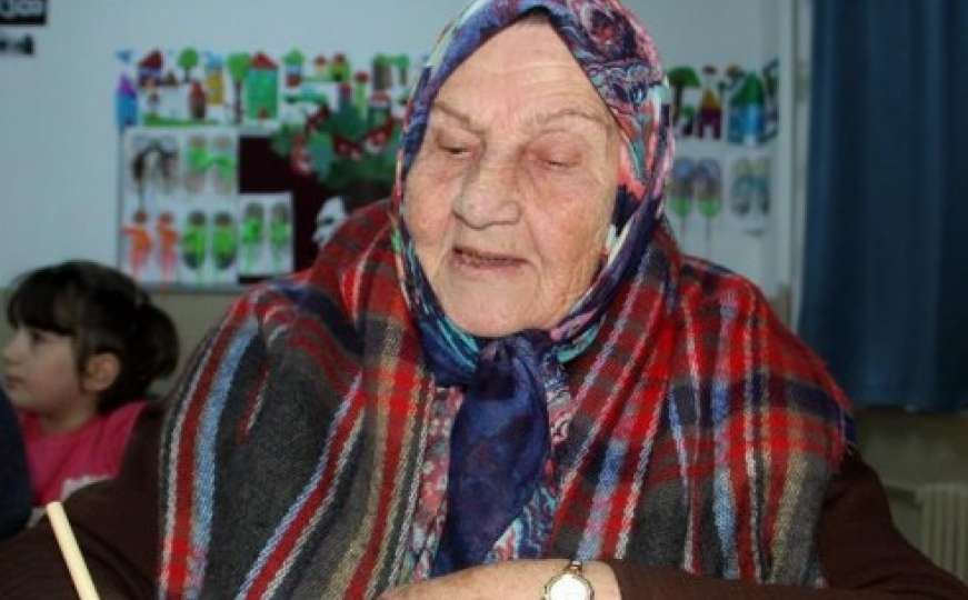 Turska: 92-godišnja starica krenula u školu