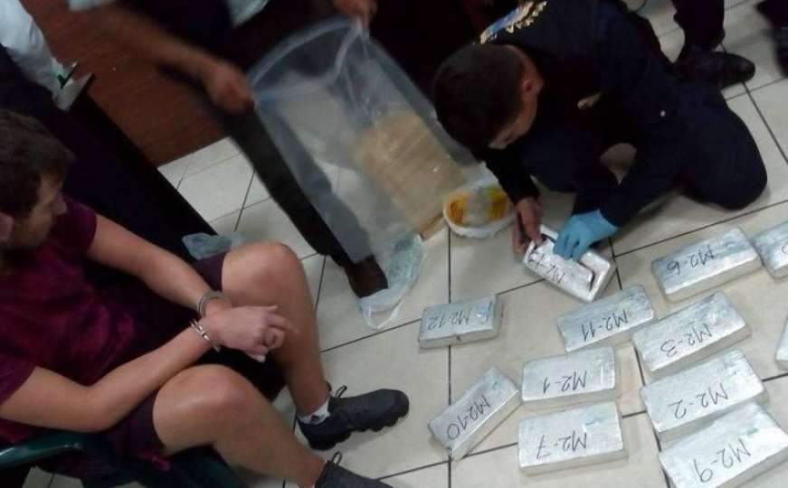 Britanac uhapšen u šoping centru u Limi s kokainom vrijednim 50 miliona dolara
