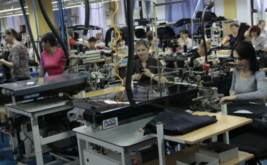Tekstilna industrija BiH: Radnike plaćaju 500 KM, a kaput prodaju za 400 eura