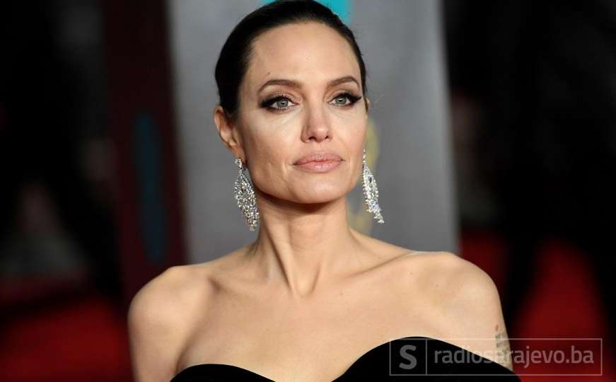 Angelina Jolie ponovo ljubi: Slavna glumica pronašla novu zamjenu za Brad Pitta
