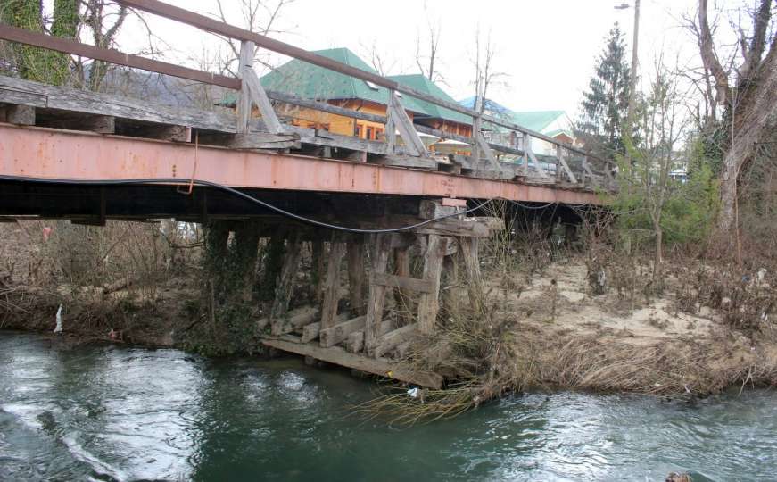 Bosanska Krupa: Trošni drveni most uskoro će zasjati novim sjajem 