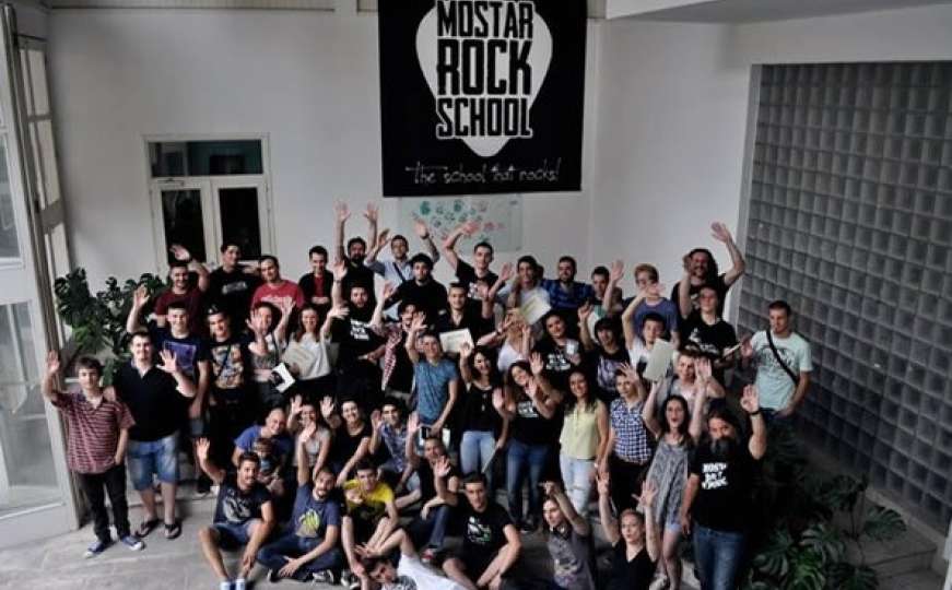 Mostar Rock školu pohađaju učenici iz oba dijela grada, o njima pisao Guardian
