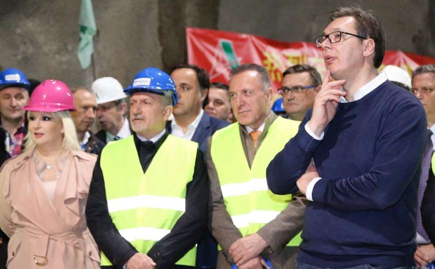 Neka se zove...:  Vučić na Koridoru 11 najavio konkurs za ime autoputa