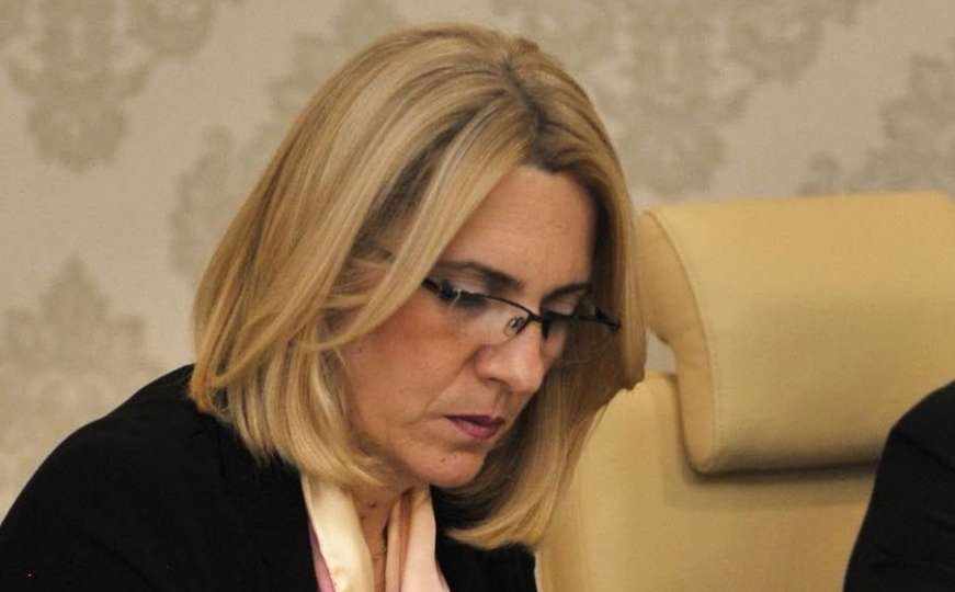 Umjesto odgovora na optužbe za korupciju: Cvijanović napala Čavića zbog Srebrenice