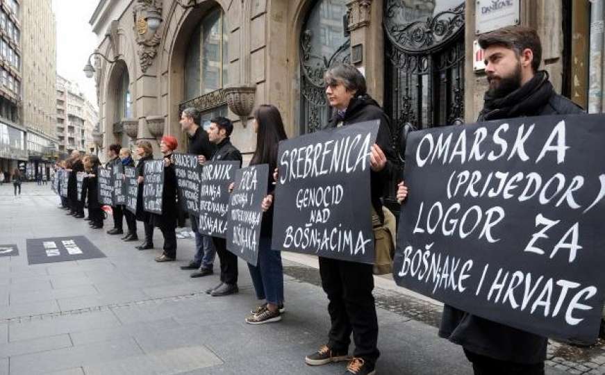 Žene u crnom u centru Beograda podsjetile na rat u BiH, skup opstruiran