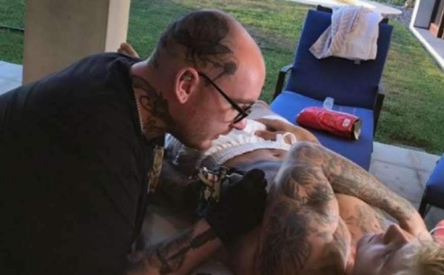 Neobična ljubav: Golo tijelo Justina Biebera nakon 100 sati tetoviranja