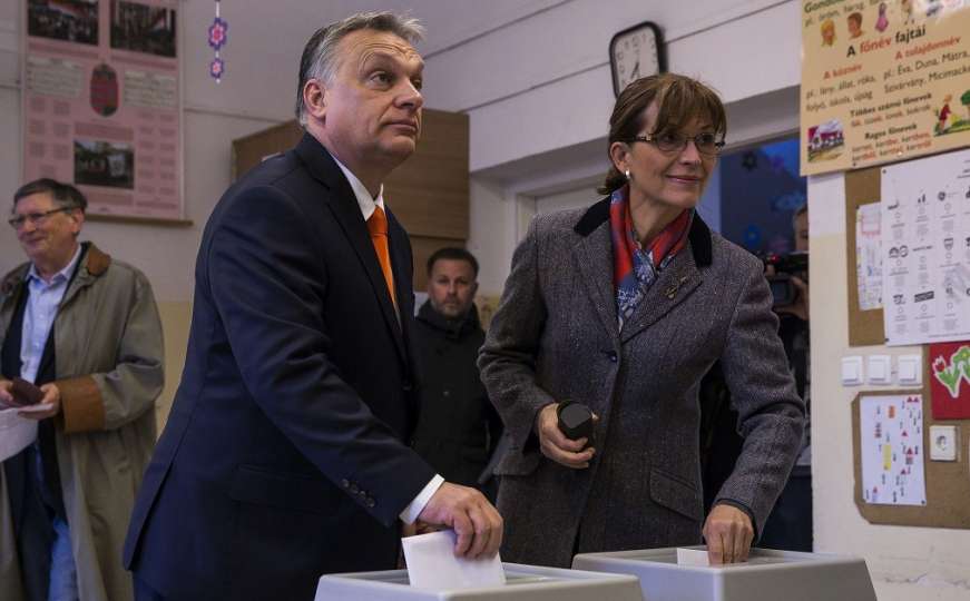 Orban favorit porukom da je "invazija migranata i muslimana opasna po Europu"