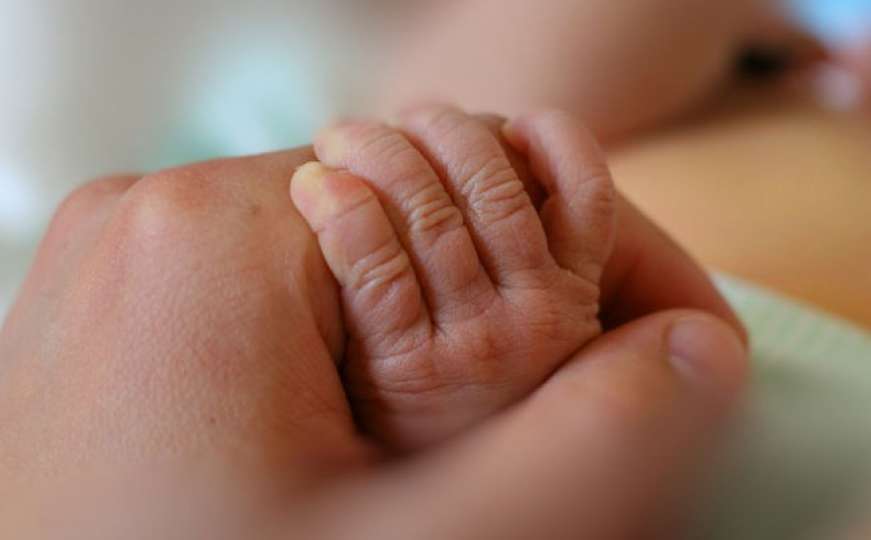 Kina: Beba rođena četiri godine nakon smrti svojih roditelja