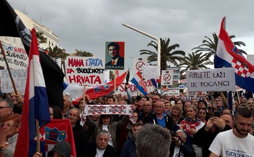 Protest protiv Istanbulske konvencije u Splitu: Rivom se orilo "Za dom spremni"