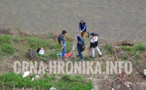 Tuzla: Huligani pokušali gurnuti starca u rijeku, pa mu ukrali torbu 