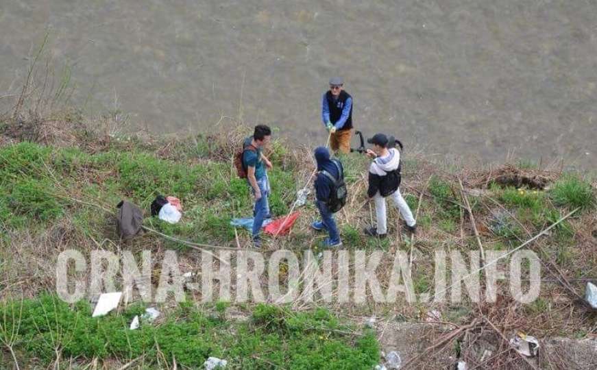 Tuzla: Huligani pokušali gurnuti starca u rijeku, pa mu ukrali torbu 