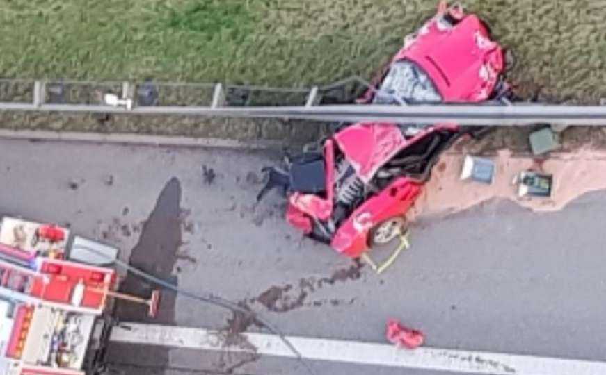 Horor udes u Njemačkoj: Poginuo vozač Ferrarija, vozilo pronađeno zgnječeno 