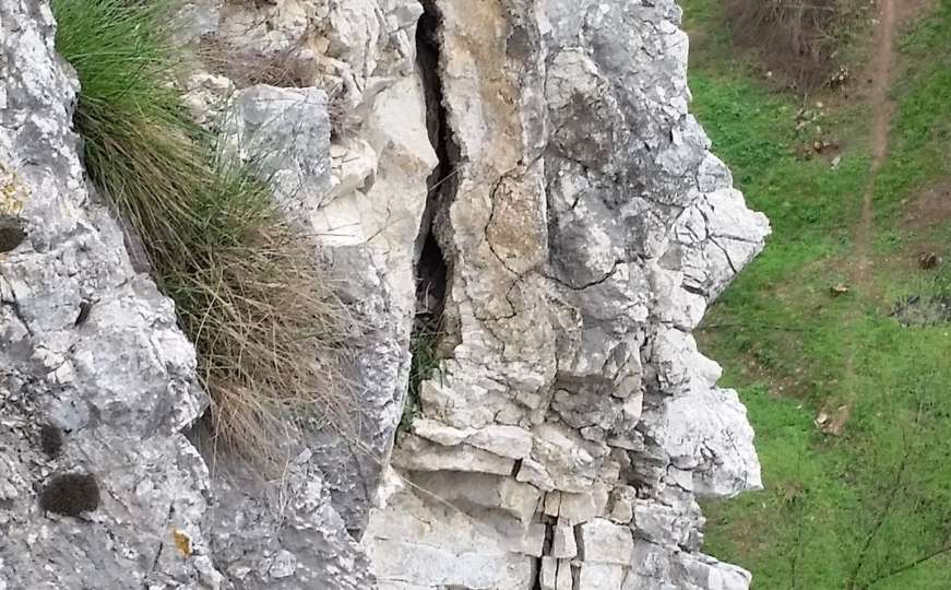 GSS upozorava: Građanima prijeti veliki odron kamenja na šetalištu Dariva