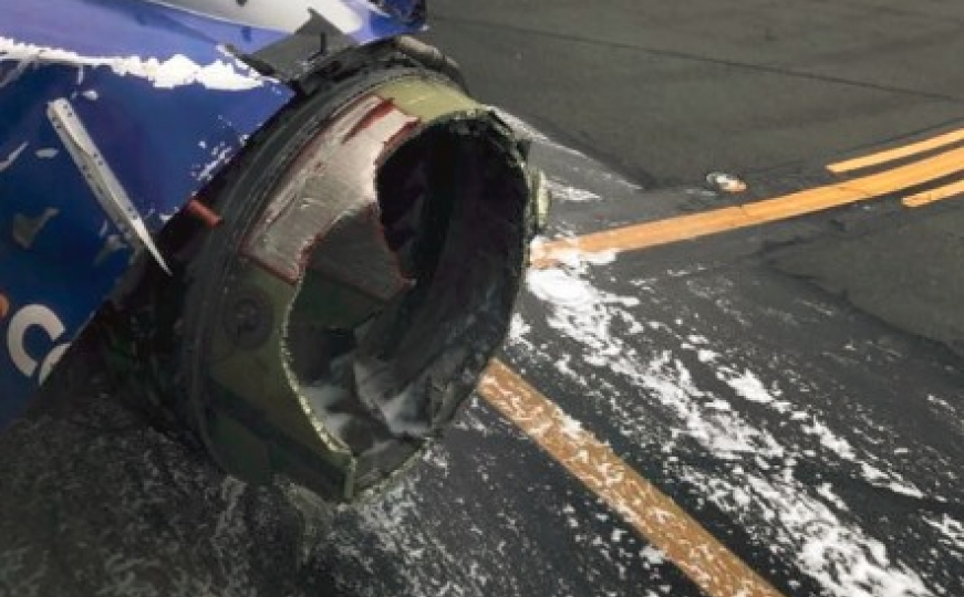 Avionu sa 149 putnika u letu eksplodirao motor, ima povrijeđenih