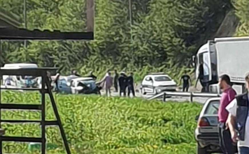 Jedna osoba poginula u teškoj saobraćajnoj nesreći kod Travnika