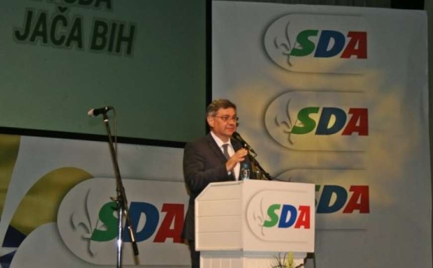 Zvizdić na javnoj tribini SDA: Respektujem Srbiju, ali najviše volim Sandžak