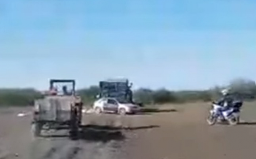 Mad Max na slavonski način: Na traktoru bježao policiji dva sata