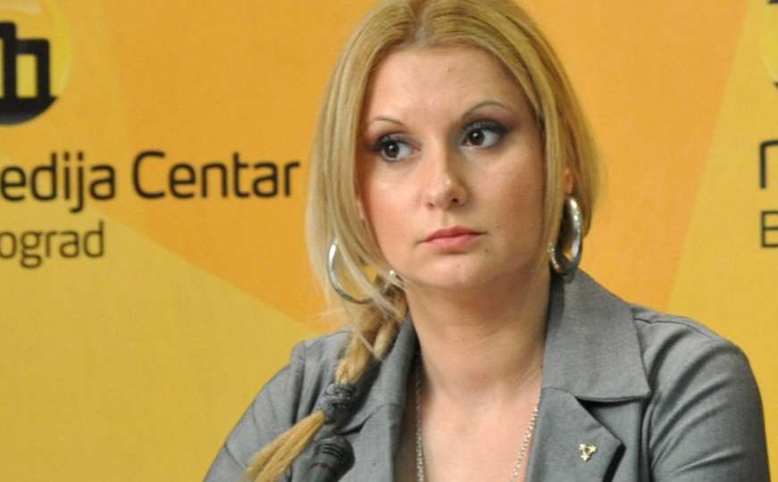 Aleksandra Jerkov: Žena koja je "razbila njušku" Šešelju!