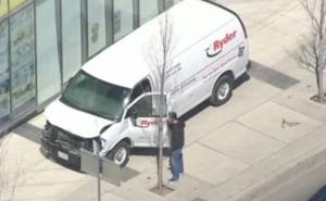 Toronto: Kombi se zabio u pješake, veliki broj povrijeđenih