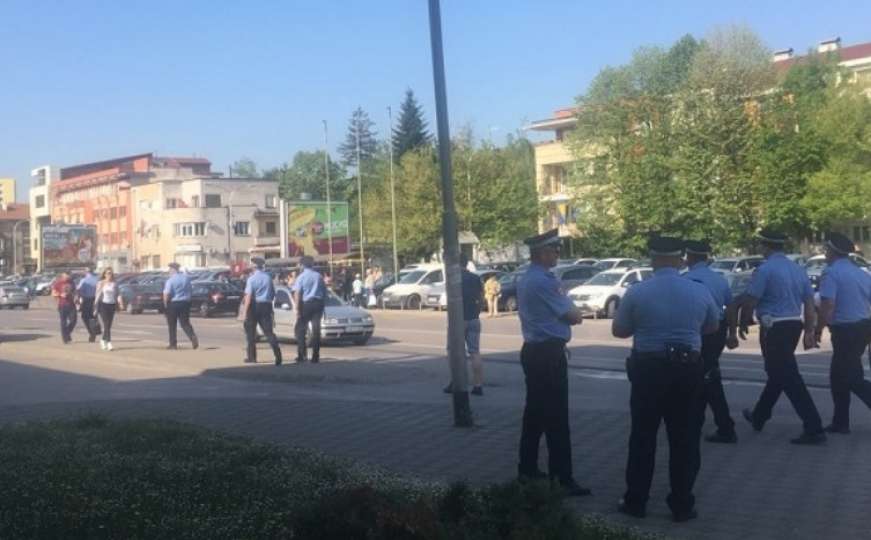 Vanredno stanje na ulicama Banja Luke: Zabranjen rad kafića i poslovnih prostora