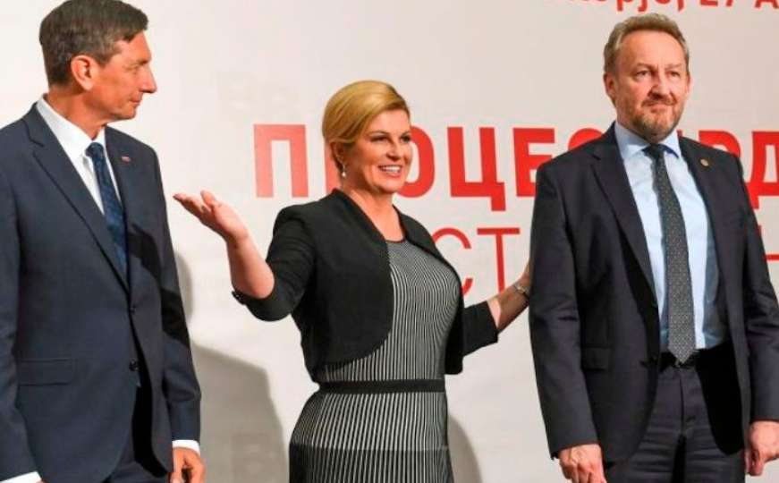 Gaf u Skoplju: Mediji ismijali predsjednicu Hrvatske zbog haljine i cipela