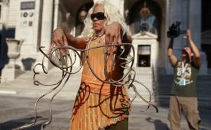 Bez problema obavlja sve poslove: Chris 19 godina nije sjekla nokte