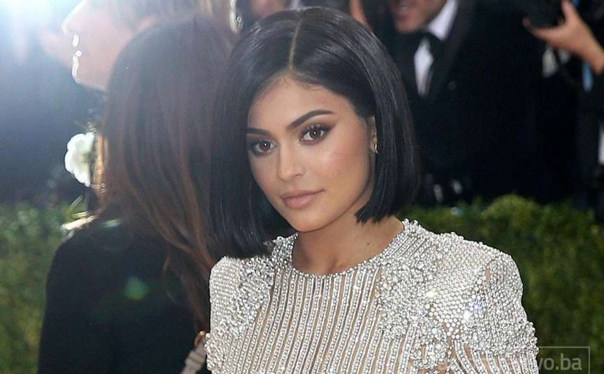 Kylie Jenner pohvalila se dijamantnim prstenom: Jesu li pale zaruke?