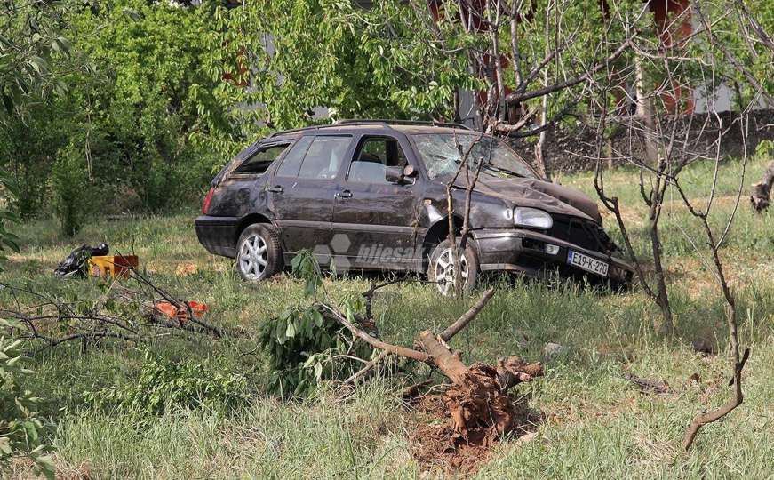 Automobilom sletjeli u baštu kod Mostara, pet osoba povrijeđeno