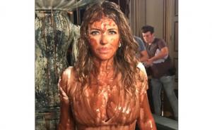 Elizabeth Hurley: Nikad nije bila tako slatka i ukusna